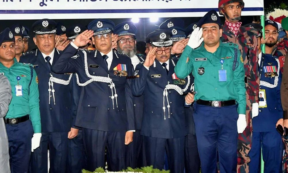 ভাষা শহীদদের প্রতি আইজিপির শ্রদ্ধা