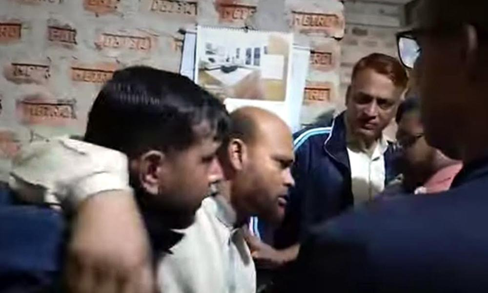 জামায়াত নেতার স্ত্রীকে ছুরিকাঘাতে হত্যা