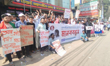 ‘নিরাপত্তা দিন, এসি গাড়িতে চড়ার জন্য উপদেষ্টা বানাইনি’