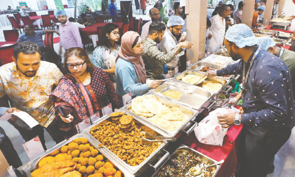 আইসিসিবিতে পুরান ঢাকার বাহারি ইফতারি