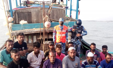 ৪ দিন সাগরে ভাসছিলেন ১৩ জেলে, ৯৯৯-এ কল পেয়ে উদ্ধার