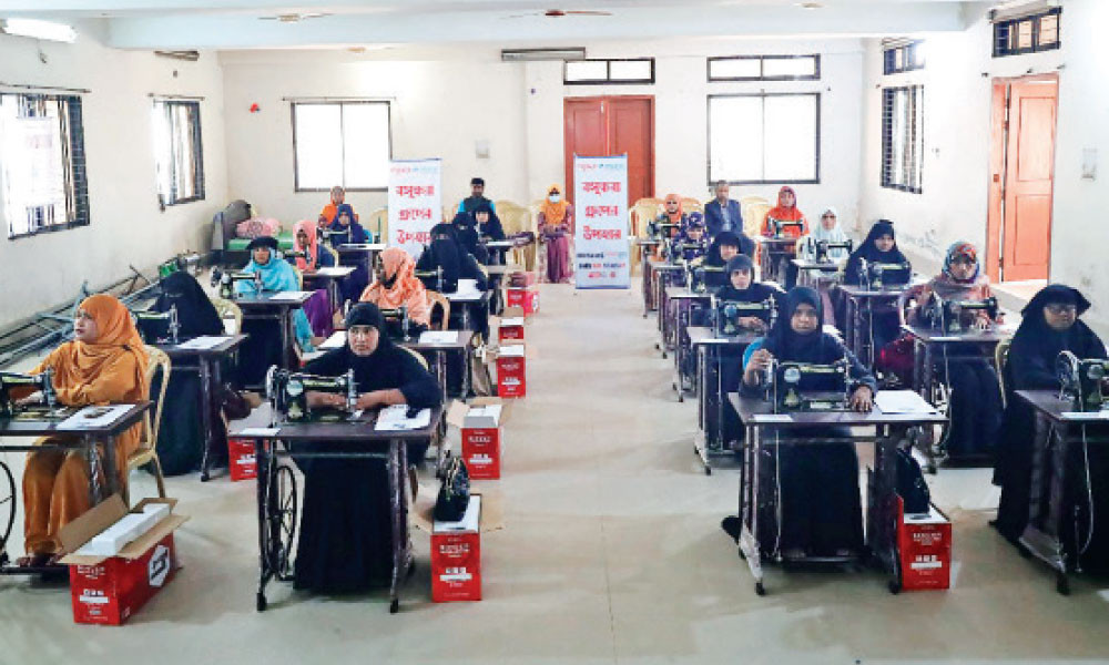 অসচ্ছল নারীদের স্বপ্নপূরণে বসুন্ধরা গ্রুপ