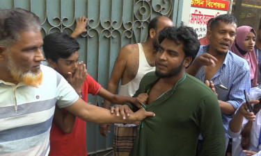 ধর্ষণবিরোধী মিছিলে যুবকের বাধা, ‘জয় বাংলা’ স্লোগান দিতে বলে উত্ত্যক্ত