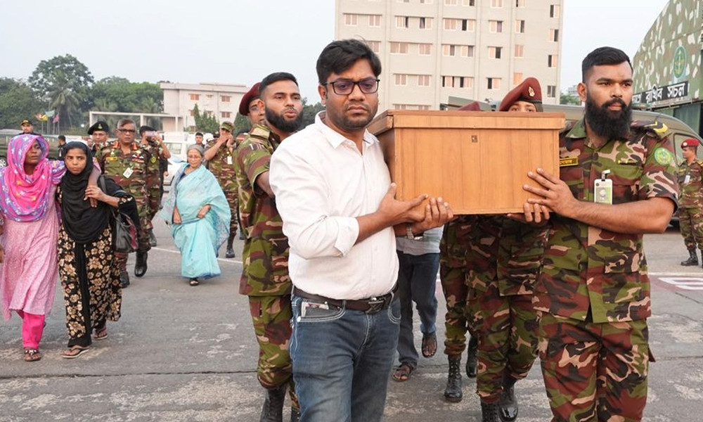 আছিয়ার মরদেহের সঙ্গে মাগুরায় গেলেন উপদেষ্টা ফরিদা আখতার