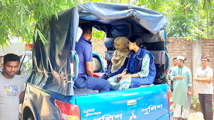 অন্যের পরীক্ষা দিতে গেলেন গৃহবধূ, অতঃপর...