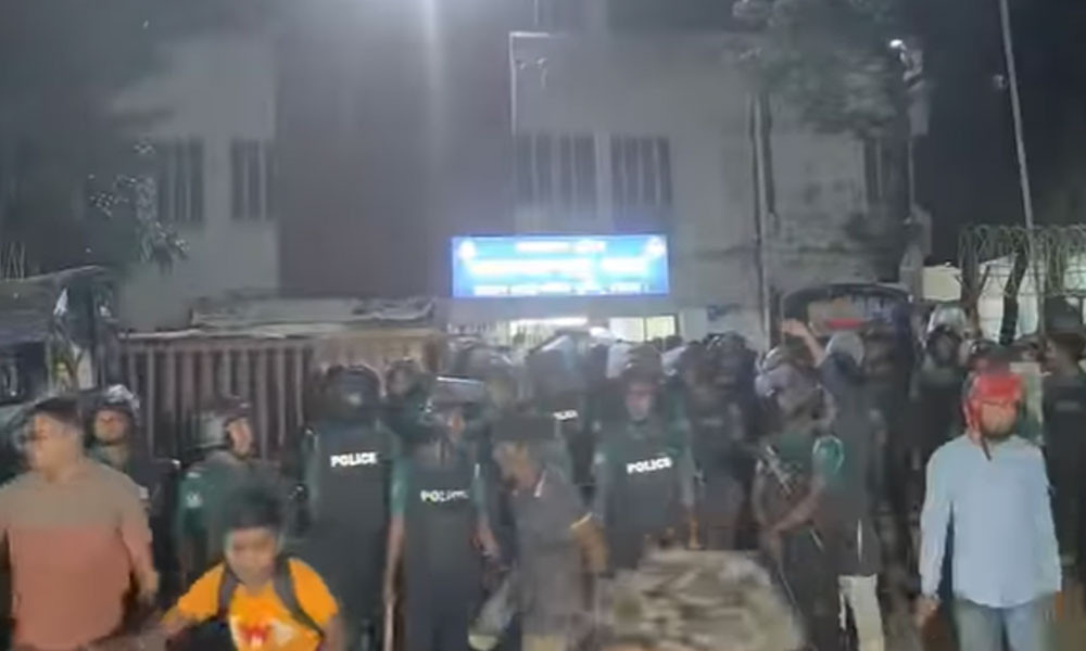 দিনে ধাওয়া-পাল্টাধাওয়া, রাতে বৈষম্যবিরোধী-এনসিপির মুখোমুখি ছাত্রদল