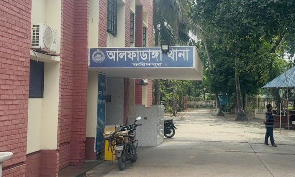 কৃষকদল নেতাকে হত্যা, স্ত্রী ও পুত্রবধূ গ্রেপ্তার