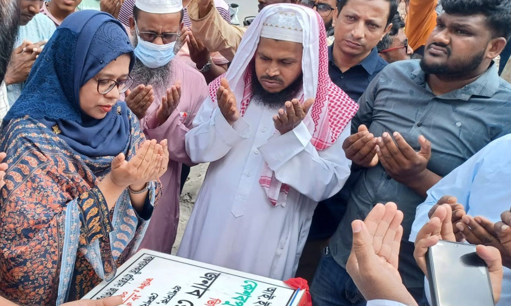 কেশবপুরে প্রথম বহুতল পৌর সুপার মার্কেট নির্মাণ কাজের উদ্বোধন