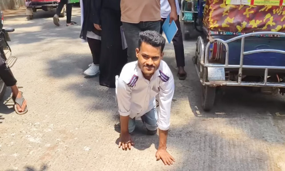 শারীরিক অক্ষম হয়েও থেমে নেই অদম্য ইউনুস