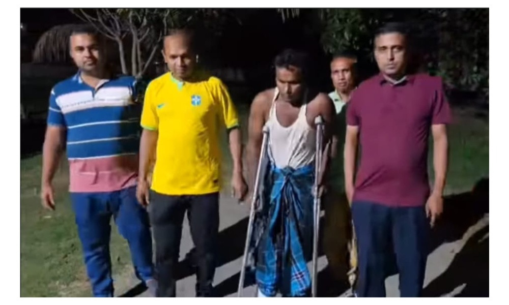 চমেকে পুলিশ পাহারায় পালানো জলদস্যু রফিক গ্রেপ্তার