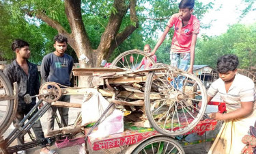 চুয়াডাঙ্গায় অজ্ঞাত গাড়ির ধাক্কায় পাখিভ্যান চালকসহ নিহত ২