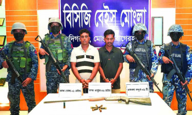সুন্দরবনে অস্ত্র ও গোলাবারুদসহ করিম শরীফ বাহিনীর দুই সহযোগী আটক