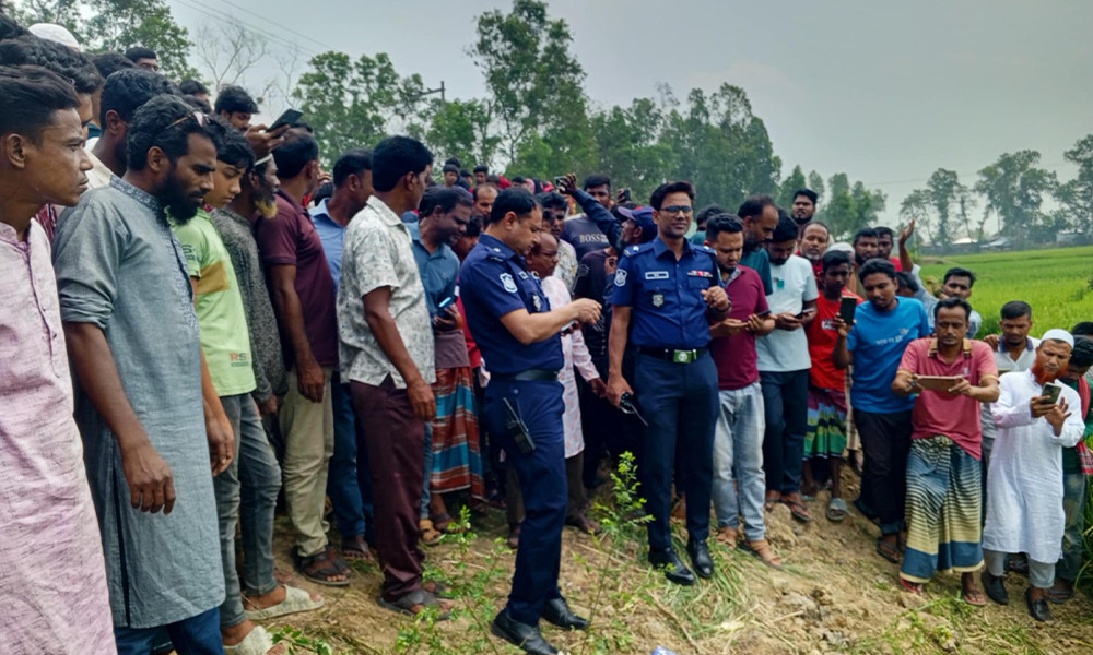 তাড়াশে পিকআপচালকের গলা কাটা লাশ উদ্ধার