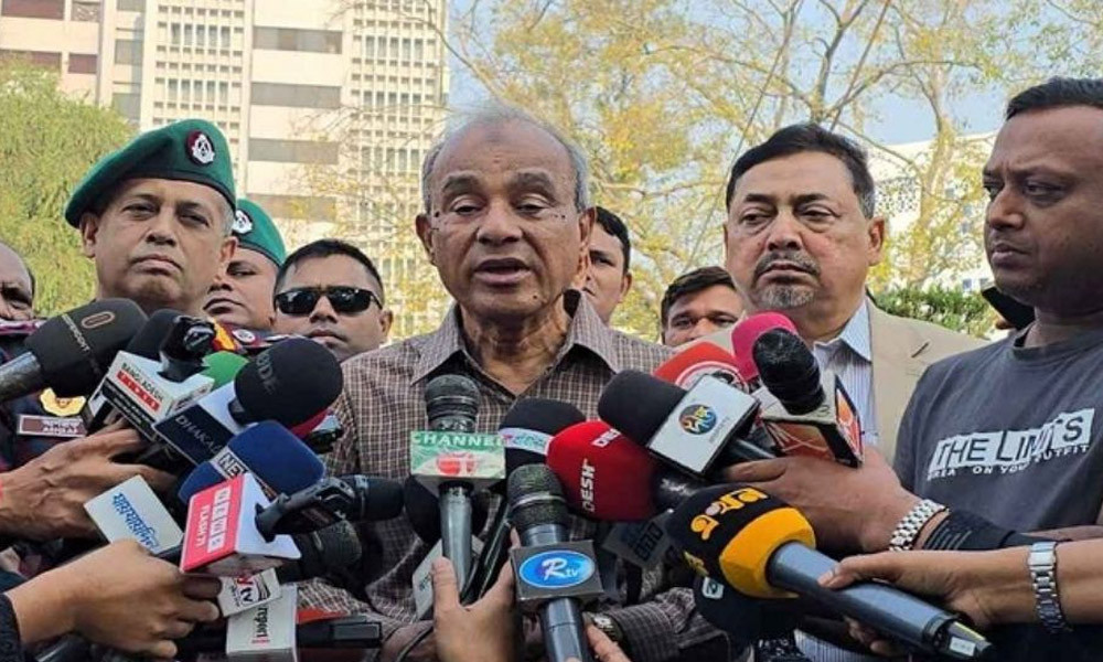 আ. লীগের মিছিল বন্ধ করতে না পারলে পুলিশের বিরুদ্ধে ব্যবস্থা : স্বরাষ্ট্র উপদেষ্টা