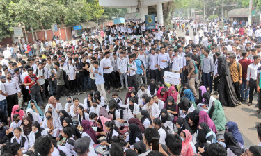 ৪৮ ঘণ্টায় দাবি না মানলে ‘লং মার্চ টু ঢাকা’