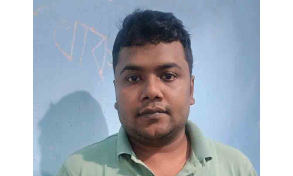 হাকিমপুরে নিষিদ্ধ পৌর ছাত্রলীগের সাধারণ সম্পাদক আটক