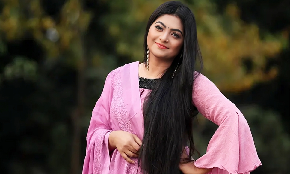 মাত্র চার বছর বয়সেই গান ধরেন সালমা!