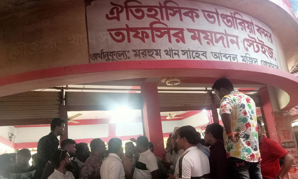 বিএনপির ২ গ্রুপের দ্বন্দ্বে ঐতিহাসিক মাহফিল বন্ধ, প্রতিবাদ আজ