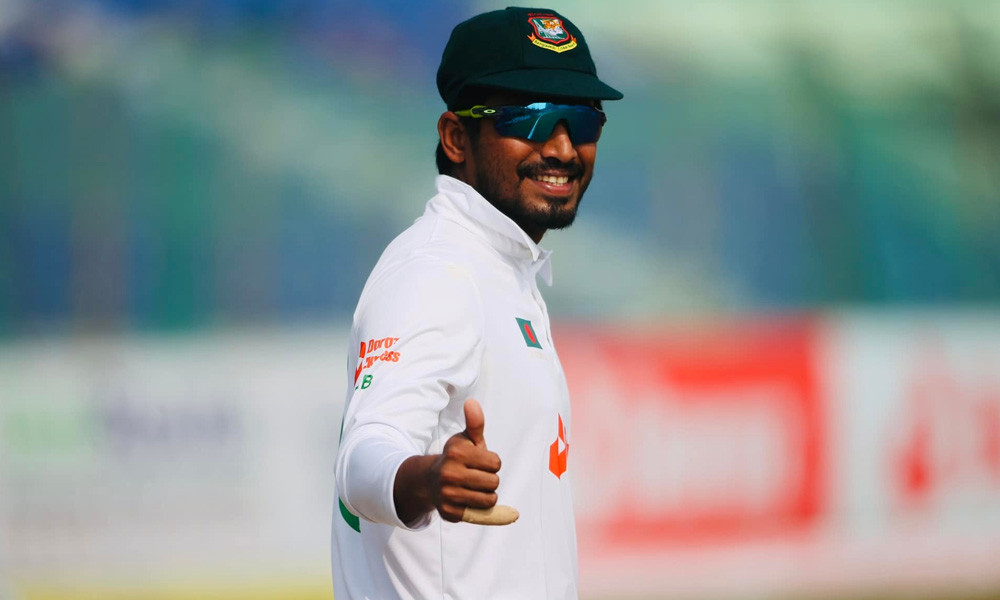 রানের বন্যা বইয়ে টেস্টে ফিরলেন বিজয়