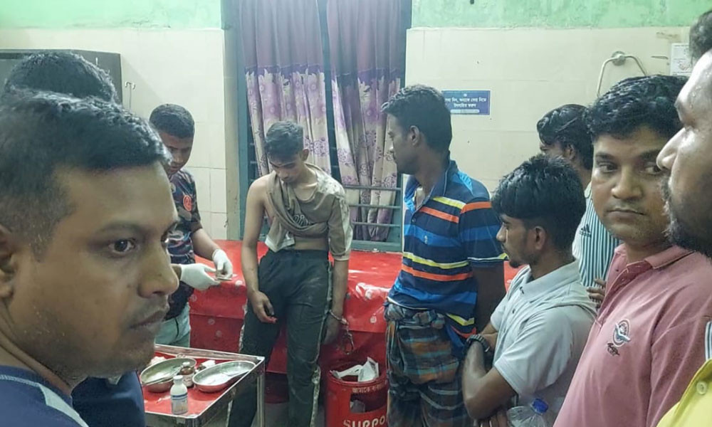 টিকটকে বিরোধেরে জেরে ২ কিশোরকে কুপিয়ে জখম