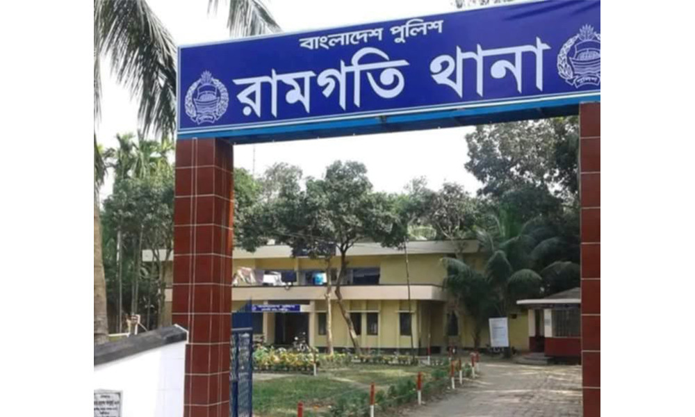 প্রথম শ্রেণির ছাত্রীকে ধর্ষণচেষ্টা, মাদরাসাশিক্ষক আটক