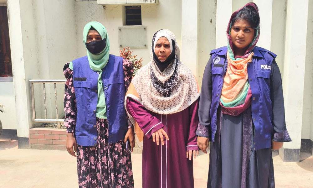 যুব মহিলা লীগের নেত্রী মেহজাবিন গ্রেপ্তার