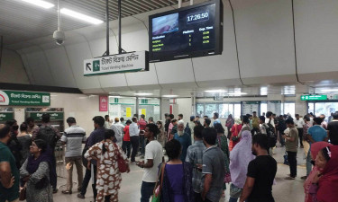 যান্ত্রিক ত্রুটিতে বন্ধ মেট্রো রেল