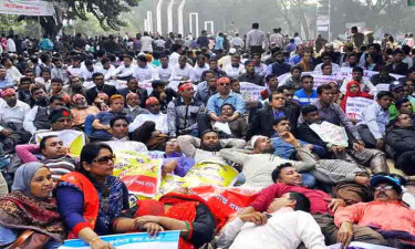 তিন দাবিতে ফের আন্দোলনে যাচ্ছেন প্রাথমিকের শিক্ষকরা