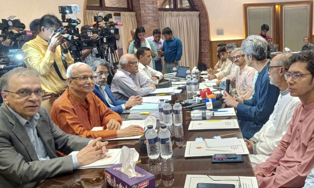 জনসাধারণের ঐক্যবদ্ধ প্রচেষ্টায় ফ্যাসিবাদী শাসক পালাতে বাধ্য হয়েছে