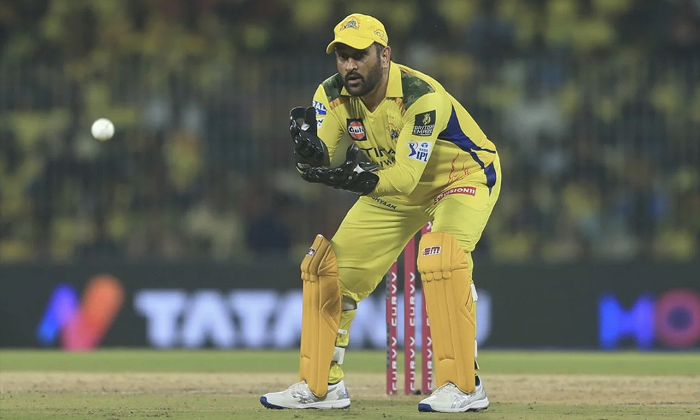২০২৬ আইপিএলে খেলবেন ধোনি, বললেন রায়না