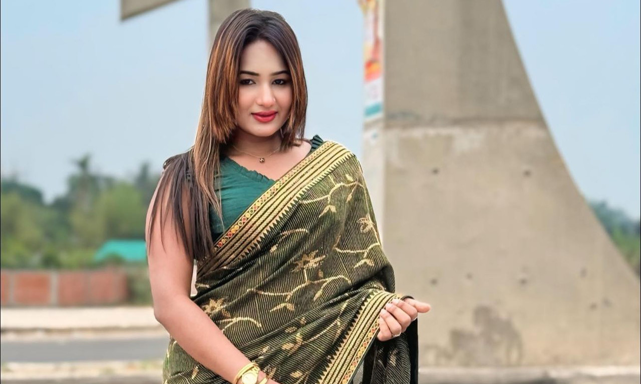 হিরো আলমের ‘পরকীয়া’ ফাঁস করবেন রিয়ামণি!