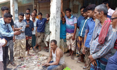 টাকা ফেরত না পেয়ে সমবায় সমিতির সভাপতিকে গণপিটুনি