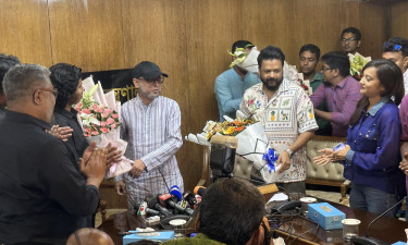 সংস্কৃতি মন্ত্রণালয়ের খরচে কানে যাবে ‘আলী’ টিম