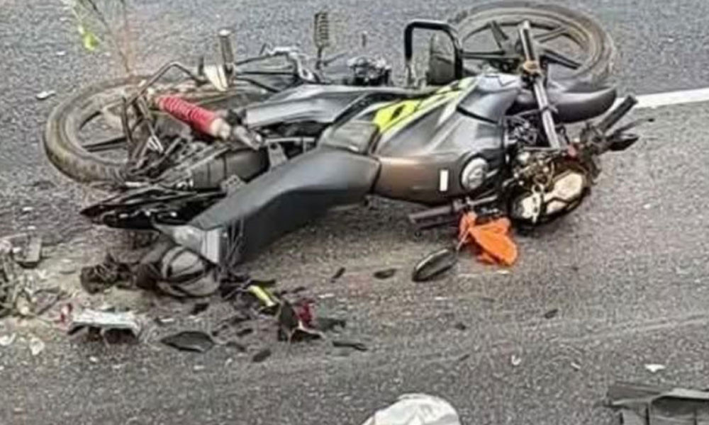 মোটরসাইকেলে গাড়ির ধাক্কা, প্রাণ গেল চালকের