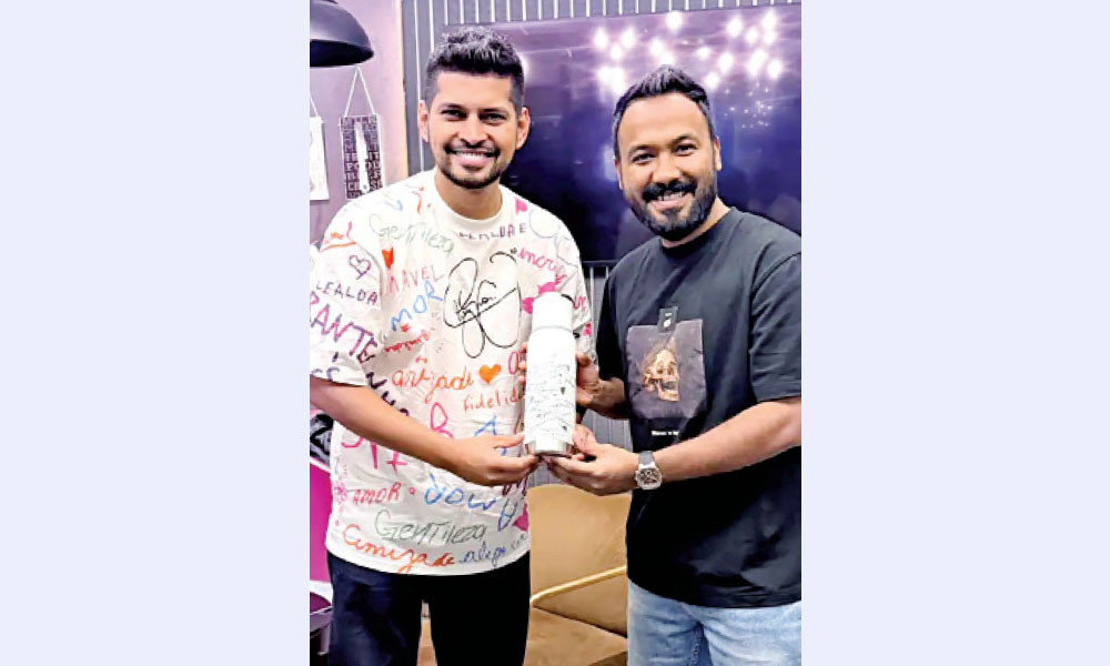 পলাশের জন্য নেইমারের উপহার