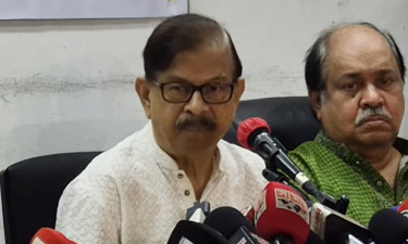 গণমাধ্যমের প্রতি উদার দৃষ্টিভঙ্গির সরকার এর আগে আসেনি : মান্না (ভিডিওসহ)