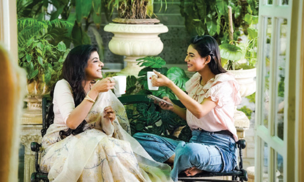 চয়নিকার নির্মাণে গানচিত্রে মৌ