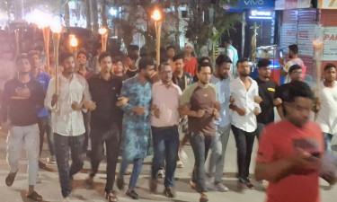 হাসনাত আবদুল্লাহর গাড়িতে হামলা, নারায়ণগঞ্জে এনসিপির মশাল মিছিল
