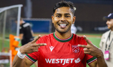 বাংলাদেশি পাসপোর্ট হাতে পেলেন সামিত, অপেক্ষা ফিফার অনুমোদনের