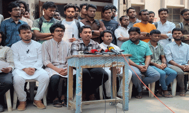 ৩ দিনের মধ্যে রাকসুর খসড়া ভোটার তালিকা প্রকাশের দাবি শিক্ষার্থীদের