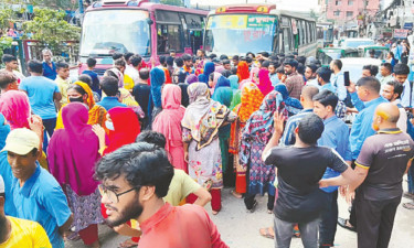 বকেয়া বেতন-ভাতার দাবিতে বিক্ষোভ
