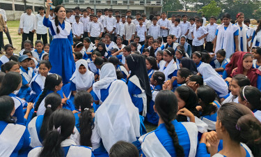 ছাত্রীকে কুপ্রস্তাব, শিক্ষকের পদত্যাগ দাবিতে বিক্ষোভ