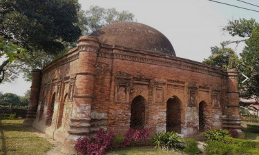 সুলতানি আমলের সাক্ষী সোনারগাঁয়ের গোয়ালদি মসজিদ