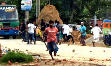 বাজার ইজারা নিয়ে বিএনপির দুই পক্ষের সংঘর্ষ, আহত ১০