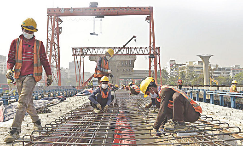 ১০ হাজার অদক্ষ নির্মাণ শ্রমিককে বিনামূল্যে প্রশিক্ষণ দেবে সরকার