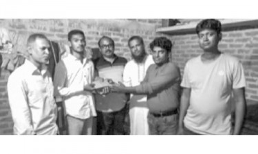 জোবায়েরকে আর্থিক সহায়তা