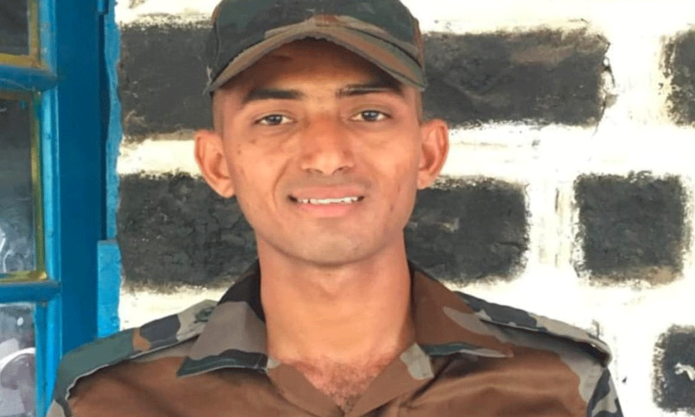 নিয়ন্ত্রণ রেখায়  গুলিতে এক ভারতীয় সেনা নিহত