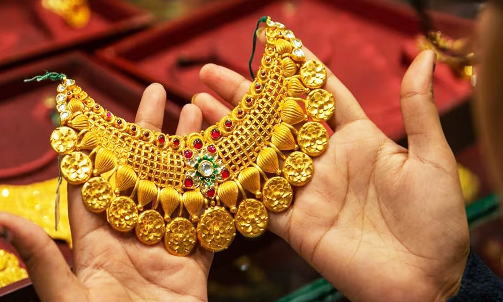 দেশের বাজারে ফের কমল সোনার দাম
