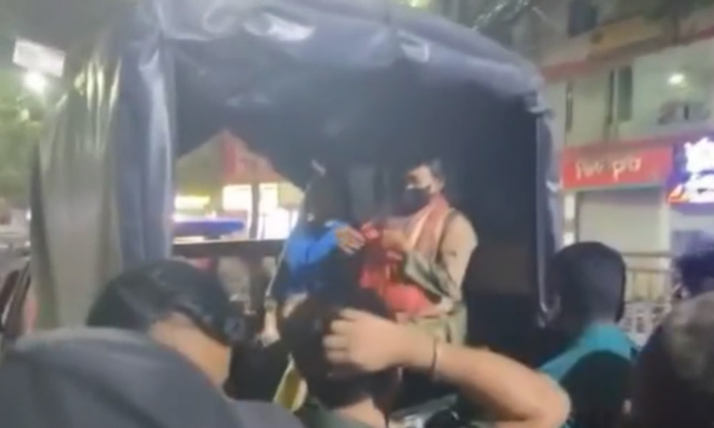 ছাত্রদলের হাতে আটক যুব মহিলা লীগের সভাপতি মুন্নি