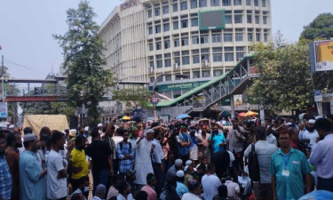 সকাল থেকেই শাহবাগ ব্লকেড